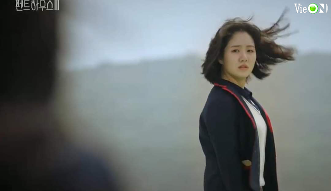 Cuộc chiến thượng lưu 3 tập 3: Ju Dan Tae bị &quot;hành&quot; lên bờ, xuống ruộng, sốc nhất là màn lật mặt của Seok Kyung - Ảnh 11.