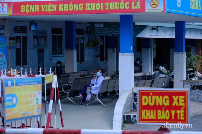 TP.HCM: Thêm bệnh viện tâm thần Lê Minh Xuân bị phong tỏa một phần vì có bệnh nhân dương tính SARS-CoV-2 đến khám - Ảnh 2.