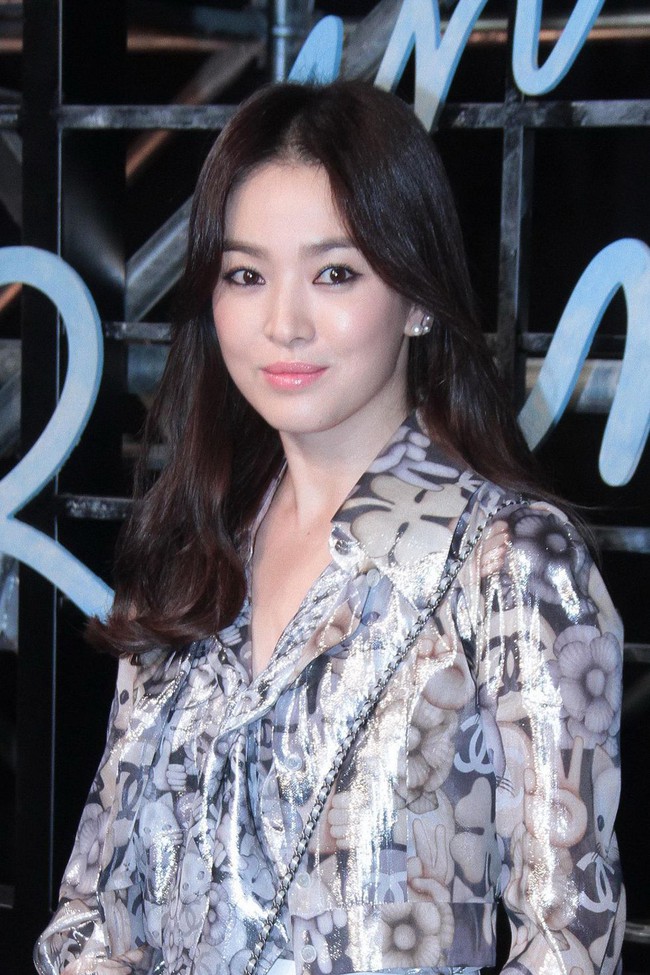 Nhan sắc của Song Hye Kyo trong 25 năm qua: Đỉnh cao nhan sắc tuổi 39 nhưng vẫn đôi lần bị dìm sắc chỉ vì kiểu tóc &quot;éo le&quot; - Ảnh 10.