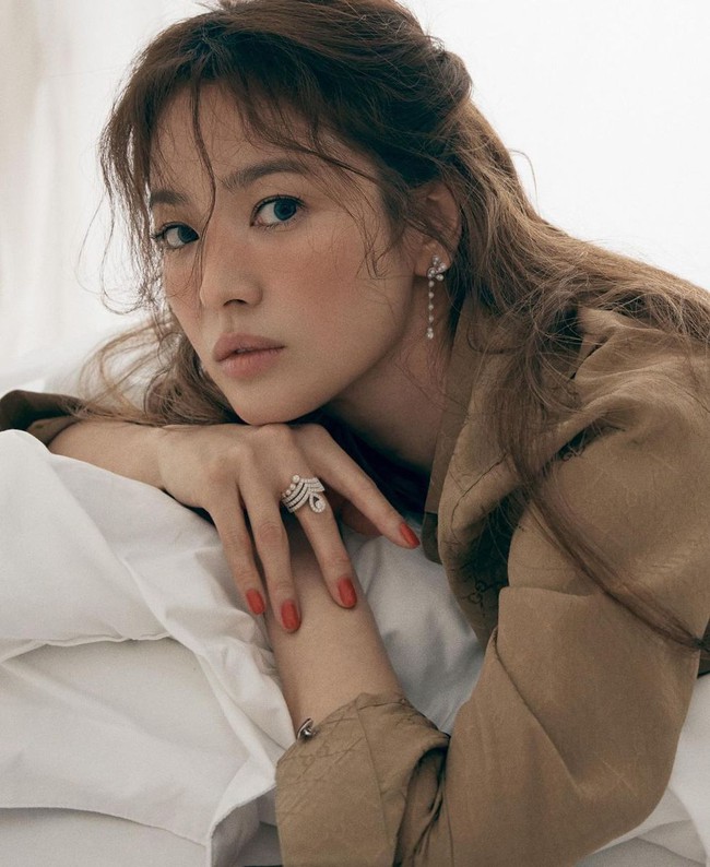 Nhan sắc của Song Hye Kyo trong 25 năm qua: Đỉnh cao nhan sắc tuổi 39 nhưng vẫn đôi lần bị dìm sắc chỉ vì kiểu tóc &quot;éo le&quot; - Ảnh 14.