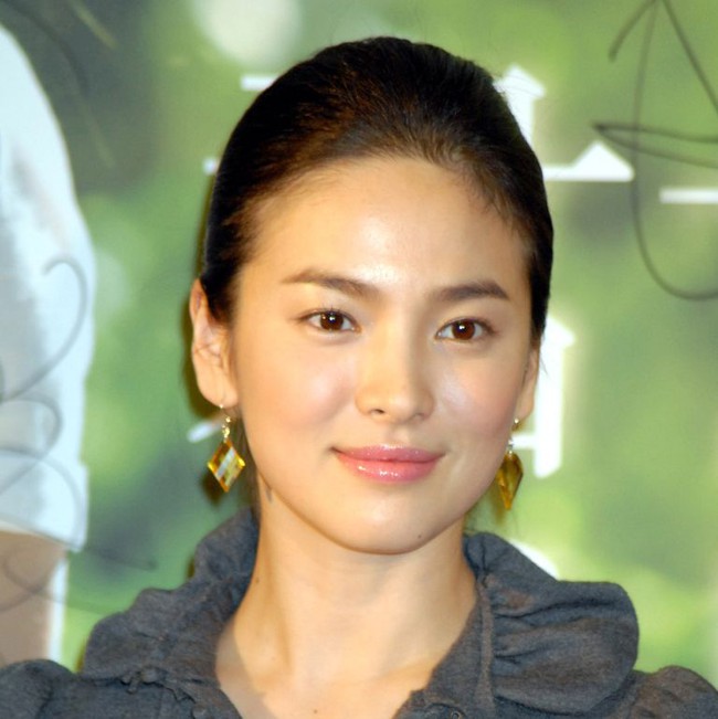 Nhan sắc của Song Hye Kyo trong 25 năm qua: Đỉnh cao nhan sắc tuổi 39 nhưng vẫn đôi lần bị dìm sắc chỉ vì kiểu tóc &quot;éo le&quot; - Ảnh 3.