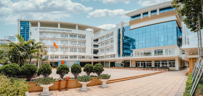 Một trường cấp 2 có đến 23 học sinh đỗ THPT chuyên Khoa học tự nhiên, trong đó có hai thủ khoa, nhiều em cao hơn điểm chuẩn tới 11 điểm - Ảnh 1. Một trường cấp 2 có đến 23 học sinh đỗ THPT chuyên Khoa học tự nhiên, trong đó có hai thủ khoa, nhiều em cao hơn điểm chuẩn tới 11 điểm - Ảnh 1.