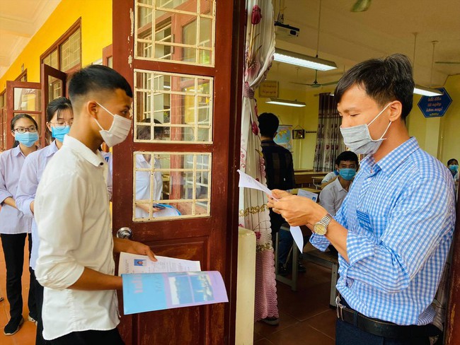 Nhiều học sinh lớp 12 là F1, F2 - Ảnh 1.