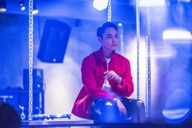Kết hợp với rapper Jeong Min Hyuk, Jang Mi khoe giọng hát tiếng Hàn cực chuẩn - Ảnh 4. Kết hợp với rapper Jeong Min Hyuk, Jang Mi khoe giọng hát tiếng Hàn cực chuẩn - Ảnh 4.