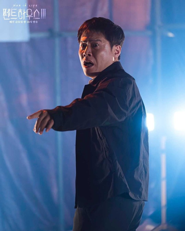 Cuộc chiến thượng lưu 3 tập 4: Ju Dan Tae bị bố Je Ni vạch trần quá khứ giết người, NSX cảnh báo chi tiết rùng rợn gắn mác 19+ - Ảnh 3.