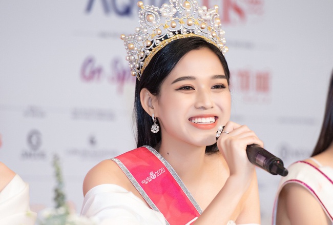 Soi điểm thi đại học của các Hoa hậu Việt Nam các năm: Người dính nhiều tai tiếng nhất lại có thành tích vượt xa &quot;đàn em&quot; - Ảnh 1.
