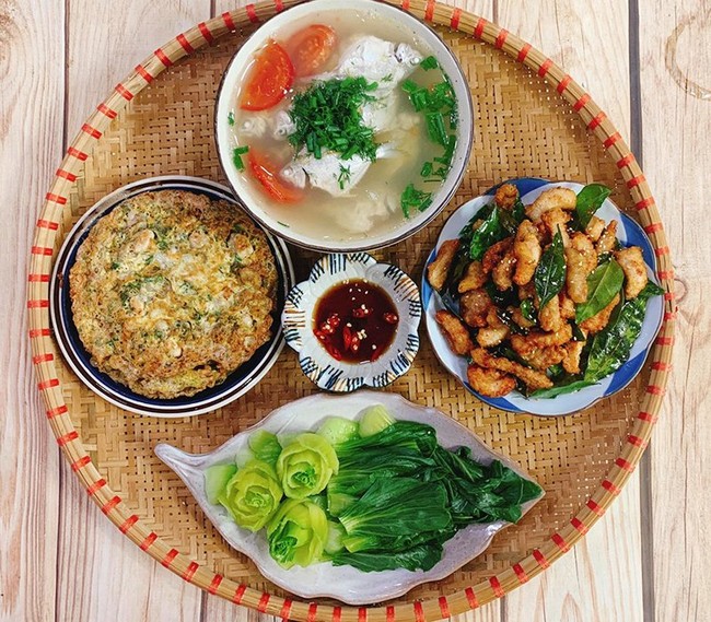 Gợi ý loạt thực đơn ngon - bổ - rẻ cho mâm cơm ngày Gia đình Việt Nam thêm vui vẻ, ấm cúng - Ảnh 10.