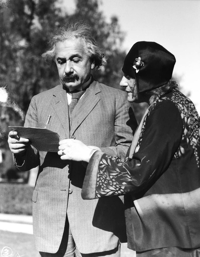 Người vợ thứ hai đặc biệt của thiên tài Albert Einstein: Mang danh &quot;kẻ thứ 3&quot; khiến vợ cả đau khổ và cuộc sống buồn tủi ít ai thấu - Ảnh 3.