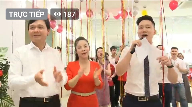 Nhan sắc thật của vợ Shark Phú trên sóng livestream - Ảnh 2.