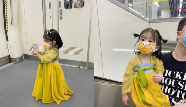 Cô bé 3 tuổi "đốn tim" cư dân mạng với phong cách Lolita đáng yêu nhưng ẩn sau đó là nỗi lo mà bố mẹ không lường nổi - Ảnh 3. Cô bé 3 tuổi "đốn tim" cư dân mạng với phong cách Lolita đáng yêu nhưng ẩn sau đó là nỗi lo mà bố mẹ không lường nổi - Ảnh 3.