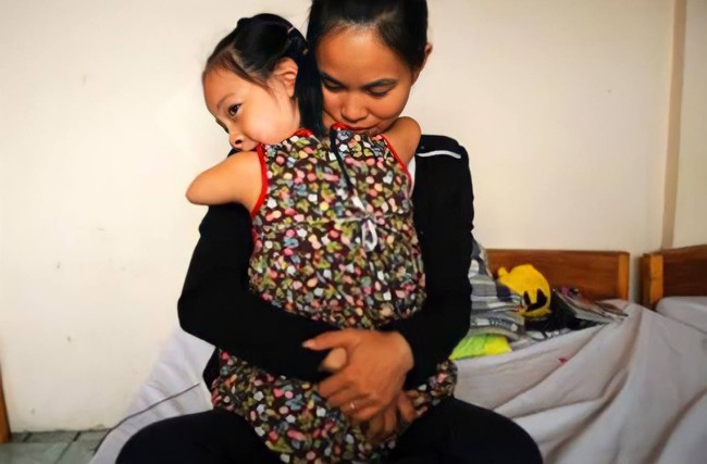 Bác sĩ chẩn đoán “bào thai hải cẩu”, khuyên nên bỏ nhưng người mẹ kiên quyết sinh con, đứa trẻ sau này khiến ai cũng bất ngờ - Ảnh 4. Bác sĩ chẩn đoán “bào thai hải cẩu”, khuyên nên bỏ nhưng người mẹ kiên quyết sinh con, đứa trẻ sau này khiến ai cũng bất ngờ - Ảnh 4.