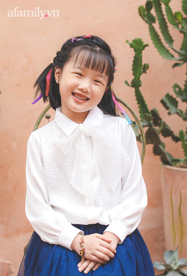 Con gái 7 tuổi đã thành thạo 4 thứ tiếng mà không theo học trung tâm nào, mẹ biên tập viên tiết lộ bí kíp không sợ loạn ngôn ngữ - Ảnh 1. Con gái 7 tuổi đã thành thạo 4 thứ tiếng mà không theo học trung tâm nào, mẹ biên tập viên tiết lộ bí kíp không sợ loạn ngôn ngữ - Ảnh 1.