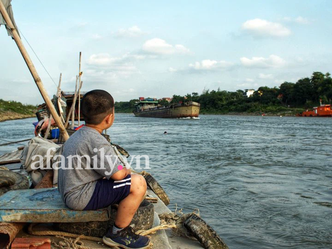 Ông bố đưa con &quot;đi bụi&quot; từ nhỏ: 7 tuổi con biết đi xe máy, 12 tuổi phượt Myanmar, bắn tiếng Anh tằng tằng và bí quyết gia đình chung nhịp thở - Ảnh 6.