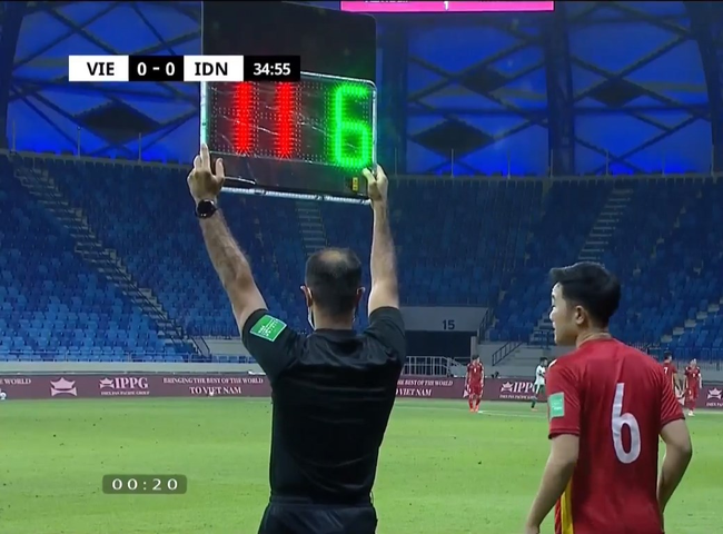 Những chàng cầu thủ Việt vừa yên bề gia thất đã có phong độ cực cao trong trận thắng Indonesia tối qua, &quot;sung&quot; nhất chính là anh chàng này  - Ảnh 4.