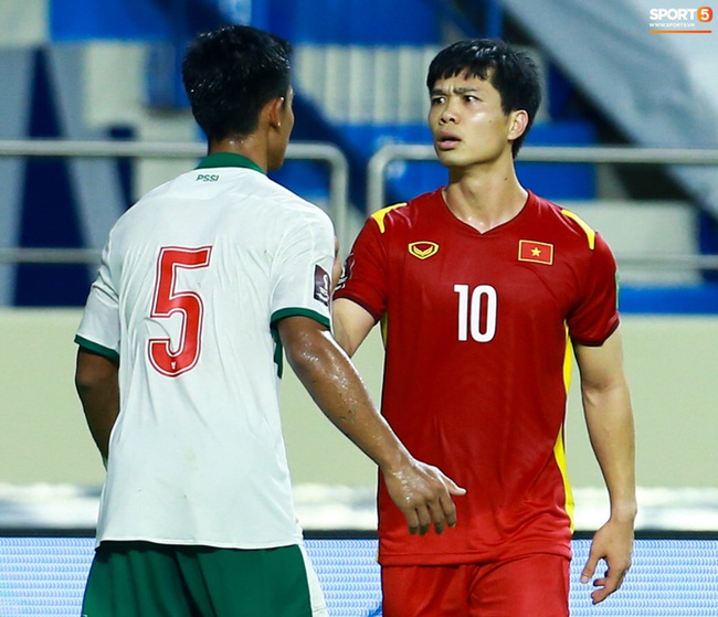 Những chàng cầu thủ Việt vừa yên bề gia thất đã có phong độ cực cao trong trận thắng Indonesia tối qua, &quot;sung&quot; nhất chính là anh chàng này  - Ảnh 8.