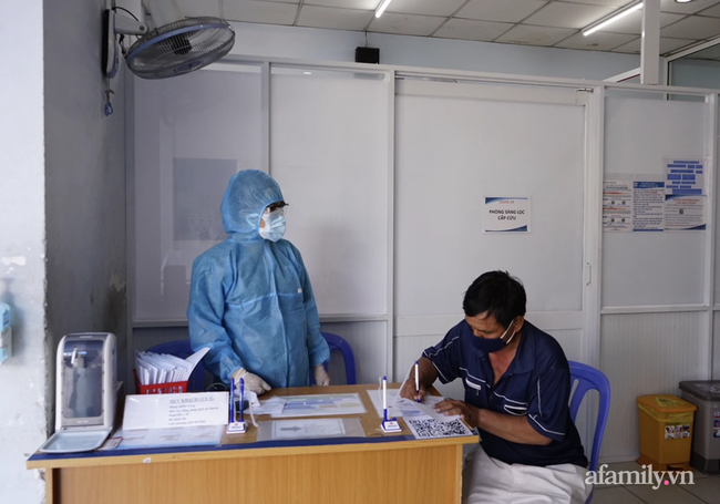 Đã có 22 bệnh viện phát hiện bệnh nhân mắc COVID-19 từng đến, TP.HCM giảm tới 70% lượt khám chữa bệnh - Ảnh 2. Đã có 22 bệnh viện phát hiện bệnh nhân mắc COVID-19 từng đến, TP.HCM giảm tới 70% lượt khám chữa bệnh - Ảnh 2.