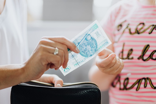 Bị hỏi vay tiền: Làm sao để từ chối mà tình cảm không bị sứt mẻ và lương tâm không bị cắn rứt? - Ảnh 1. Bị hỏi vay tiền: Làm sao để từ chối mà tình cảm không bị sứt mẻ và lương tâm không bị cắn rứt? - Ảnh 1.
