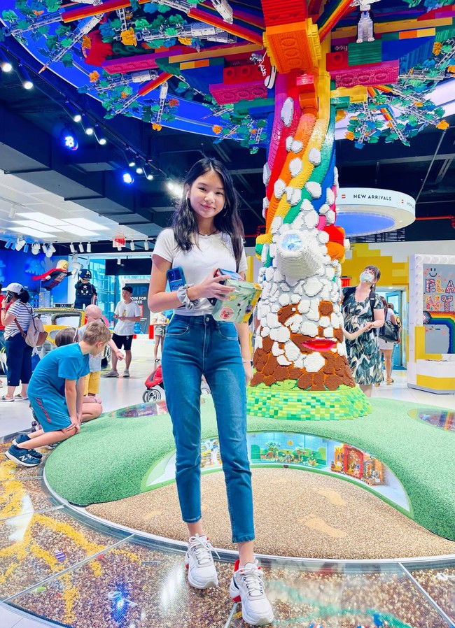 Trần Bảo Sơn đưa con gái Devon đi chơi tại Mỹ, ái nữ 13 tuổi lại bất ngờ được so sánh với mẹ Trương Ngọc Ánh - Ảnh 2.