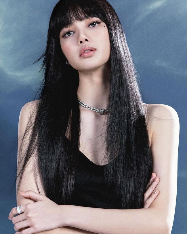 &quot;Mỹ nhân đẹp nhất châu Á&quot; Lisa (BLACKPINK) nhá hàng hai bức ảnh đỉnh cao nhan sắc cỡ nào mà khiến netizen &quot;sục sôi&quot;? - Ảnh 2.
