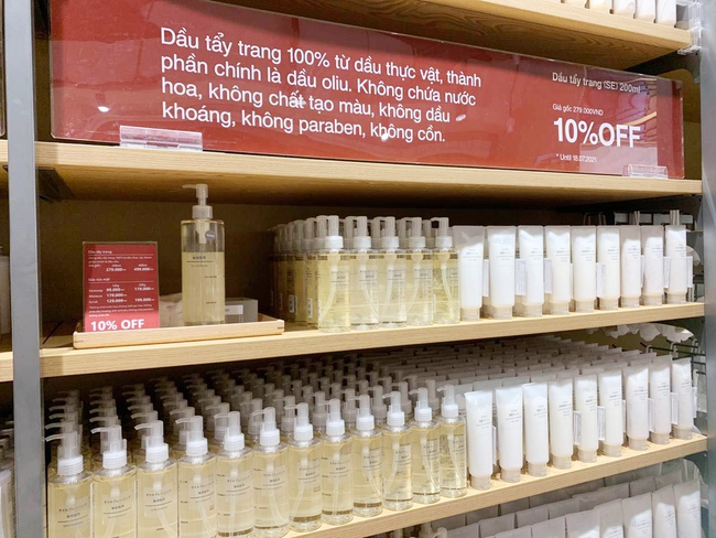Lượn 1 vòng MUJI Hà Nội, ngoài lọ toner "thần thánh" tôi thấy đúng 4 món này là sale ác liệt, đáng mua nhất - Ảnh 13. Lượn 1 vòng MUJI Hà Nội, ngoài lọ toner "thần thánh" tôi thấy đúng 4 món này là sale ác liệt, đáng mua nhất - Ảnh 13.