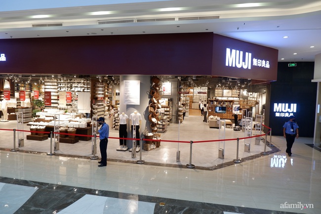Lượn 1 vòng MUJI Hà Nội, ngoài lọ toner "thần thánh" tôi thấy đúng 3 món này là sale ác liệt nhất - Ảnh 1. Lượn 1 vòng MUJI Hà Nội, ngoài lọ toner "thần thánh" tôi thấy đúng 3 món này là sale ác liệt nhất - Ảnh 1.
