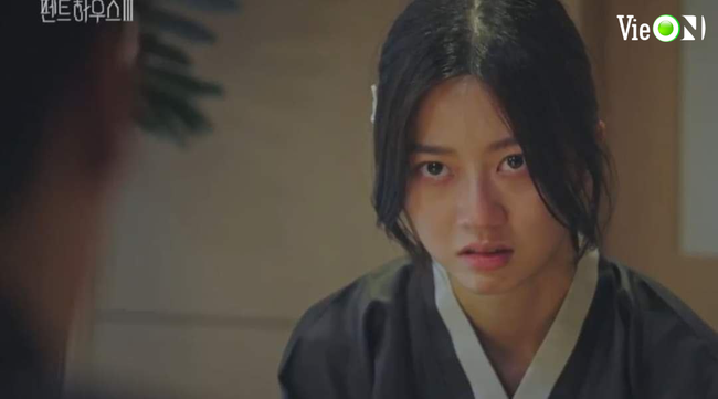 Cuộc chiến thượng lưu 3 tập 5: Oh Yoon Hee cố sức cứu Eunbyul nhưng lại bị Seo Jin xô chết - Ảnh 7.