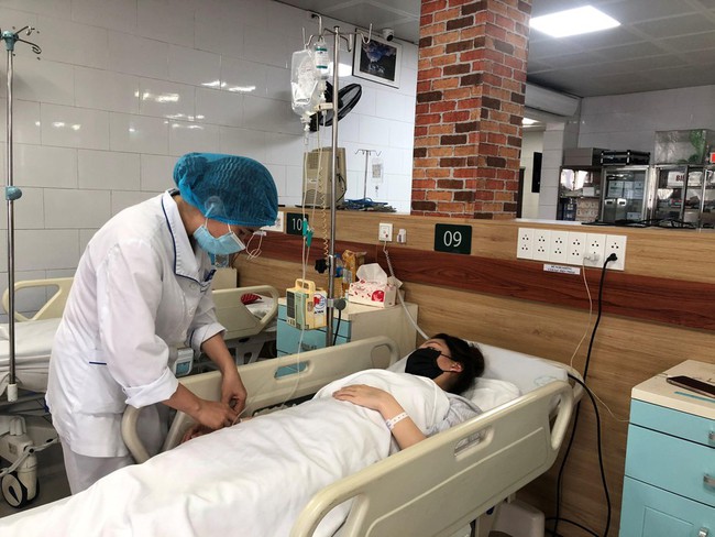 Xuất hiện hướng dẫn tự chữa bệnh COVID-19 tại nhà, chuyên gia nói gì? - Ảnh 1. Xuất hiện hướng dẫn tự chữa bệnh COVID-19 tại nhà, chuyên gia nói gì? - Ảnh 1.