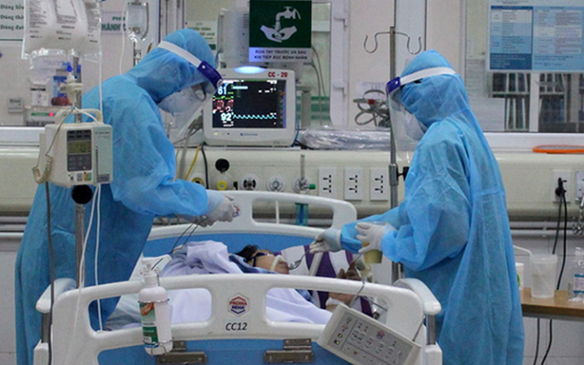 Trung Quốc: Điều trị bệnh nhân Covid-19 hiệu quả bằng sự kết hợp giữa Đông - Tây y - Ảnh 2.