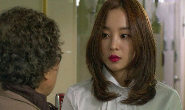 Tôi gây sức ép để mẹ chồng vay tiền cho các con mua nhà, nào ngờ vài ngày sau bà đưa 500 triệu kèm lời tuyên bố sốc óc - Ảnh 1. Tôi gây sức ép để mẹ chồng vay tiền cho các con mua nhà, nào ngờ vài ngày sau bà đưa 500 triệu kèm lời tuyên bố sốc óc - Ảnh 1.