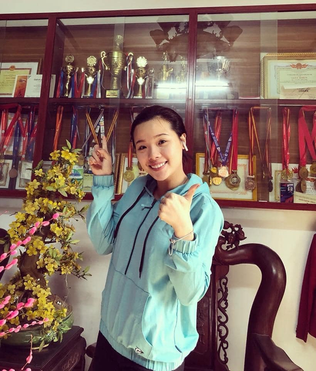 “Hot girl” cầu lông Nguyễn Thuỳ Linh đại thắng sao cầu lông Pháp gốc Trung Quốc ở Olympic - Ảnh 3.