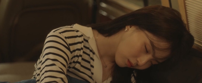 Phim 19+ Nevertheless: Han So Hee rất chịu khó lên giường với &quot;bad boy&quot; Song Kang nhưng với &quot;good boy&quot; lại hoàn toàn trái ngược - Ảnh 3.