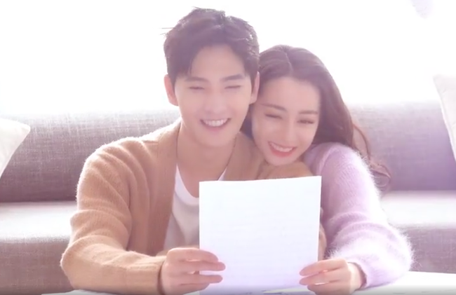 Em là niềm kiêu hãnh của anh: Lộ ảnh sang chảnh của Dương Dương - Địch Lệ Nhiệt Ba, đáng chú ý là bàn tay nhà trai nắm chặt - Ảnh 8. Em là niềm kiêu hãnh của anh: Lộ ảnh sang chảnh của Dương Dương - Địch Lệ Nhiệt Ba, đáng chú ý là bàn tay nhà trai nắm chặt - Ảnh 8.