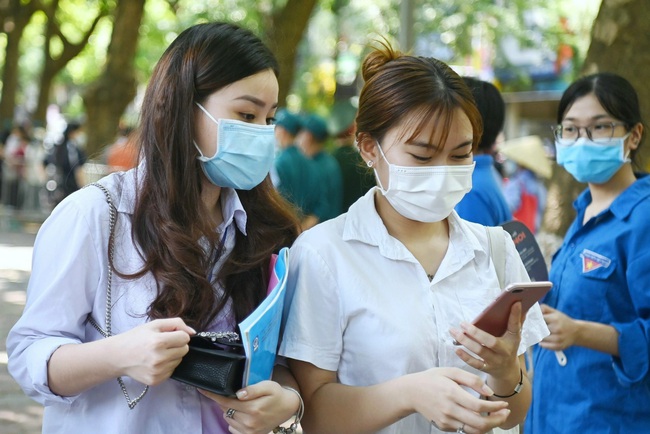HOT: Thêm 1 thí sinh đạt điểm 10 tuyệt đối môn Văn tốt nghiệp - Ảnh 1. HOT: Thêm 1 thí sinh đạt điểm 10 tuyệt đối môn Văn tốt nghiệp - Ảnh 1.