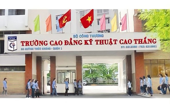 TP.HCM có 1 trường cao đẳng đang hot: Điểm chuẩn 2021 cao hơn cả trường đại học, sinh viên được nhà tuyển dụng &quot;mê&quot; - Ảnh 1.