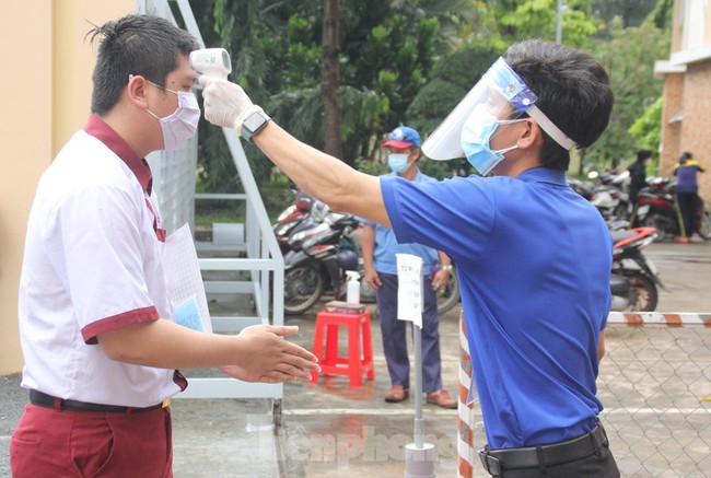 TPHCM cho phép thí sinh được quyền chọn thi hoặc xét đặc cách tốt nghiệp - Ảnh 1. TPHCM cho phép thí sinh được quyền chọn thi hoặc xét đặc cách tốt nghiệp - Ảnh 1.