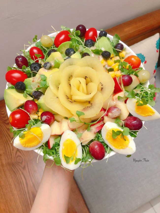 Vợ đảm làm salad &quot;hoa đua nở&quot; chỉ với 50k khiến chồng thích mê, tự nguyện ăn thay cơm mỗi ngày - Ảnh 13.