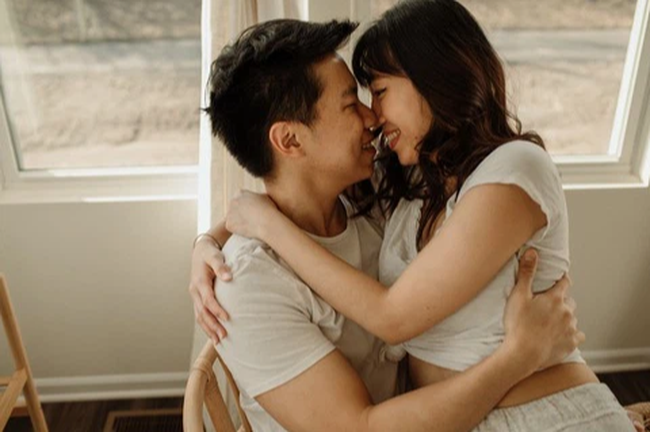 Xa nhau mùa dịch, nhiều cặp đôi than trời vì "nhớ hơi" đối phương, hẹn ngày gặp lại nhất định sẽ "lên bờ xuống ruộng" - Ảnh 1. Xa nhau mùa dịch, nhiều cặp đôi than trời vì "nhớ hơi" đối phương, hẹn ngày gặp lại nhất định sẽ "lên bờ xuống ruộng" - Ảnh 1.