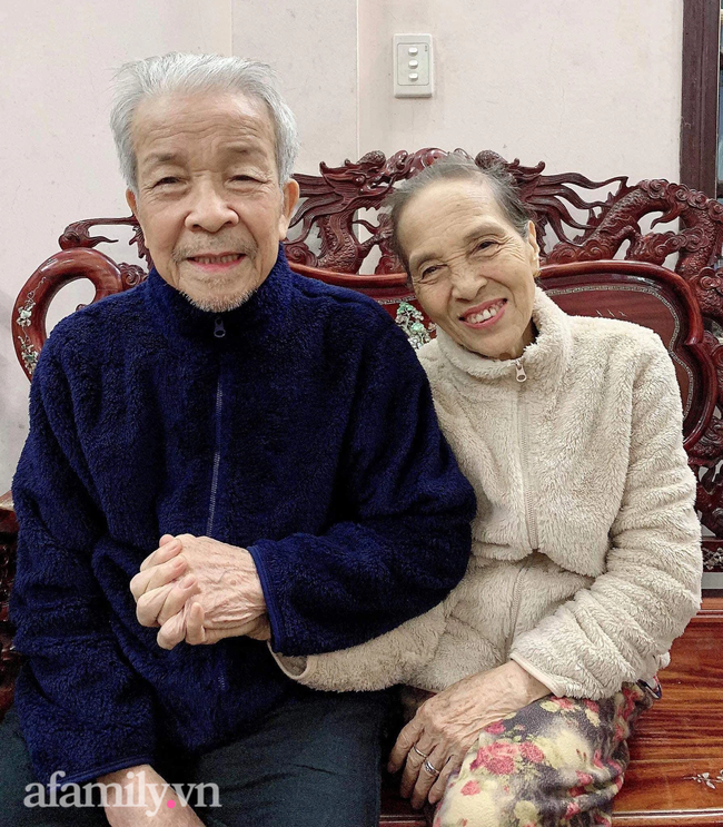 Câu chuyện hôn nhân hơn 60 năm của bà chủ hiệu ảnh Sông Hương từng giàu nhất TP Huế: Hai từ cuối đời cảm động của người chồng 90 tuổi trước thời khắc nhắm mắt! - Ảnh 9.