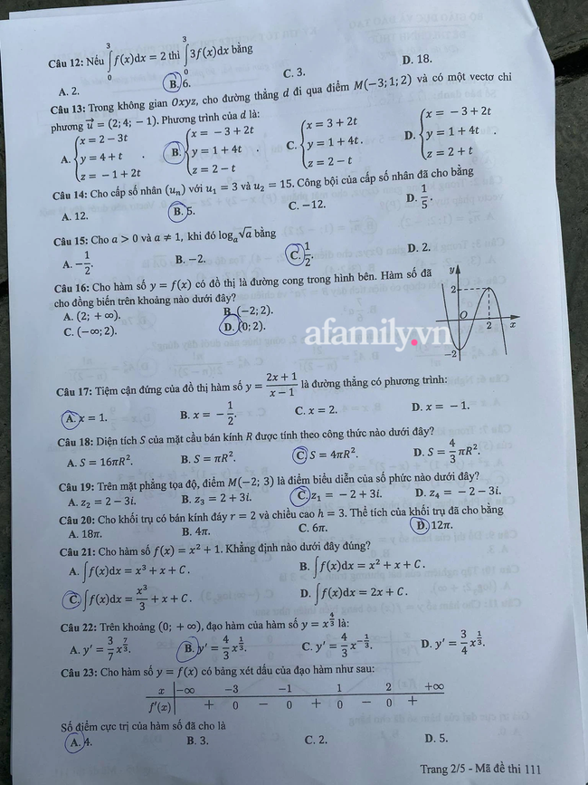 Đề thi và đáp án môn Toán THPT Quốc gia 2021: Xem ngay tại đây - Ảnh 2.