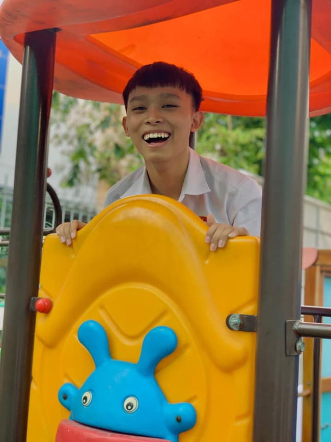 Phỏng vấn nhanh Hồ Văn Cường sau kì thi tốt nghiệp THPT: Lời nhắn nhủ của mẹ Phi Nhung, bất ngờ nhất là nguyện vọng trường Đại học - Ảnh 2.