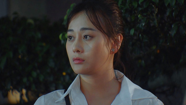 Hương vị tình thân phần 2 tập 13: Lộ cảnh bà Bích ở cạnh ông Sinh và Chiến "chó", biên kịch liệu có bẻ lái gây sốc? - Ảnh 3. Hương vị tình thân phần 2 tập 13: Lộ cảnh bà Bích ở cạnh ông Sinh và Chiến "chó", biên kịch liệu có bẻ lái gây sốc? - Ảnh 3.