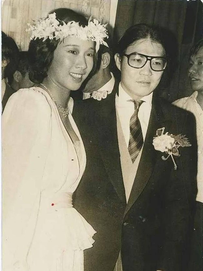 Giúp chồng thành tỷ phú, người phụ nữ bị "đá" vì Hoa hậu ông ta yêu thầm 30 năm và "quả báo" gã bội bạc phải nhận từ nhân vật không ngờ! - Ảnh 4. Giúp chồng thành tỷ phú, người phụ nữ bị "đá" vì Hoa hậu ông ta yêu thầm 30 năm và "quả báo" gã bội bạc phải nhận từ nhân vật không ngờ! - Ảnh 4.