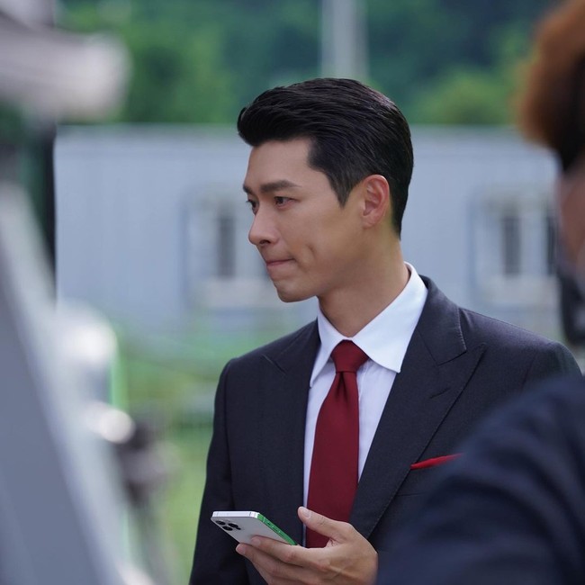Hyun Bin lần đầu tiết lộ chuyện bị bố ruột phản đối dữ dội lúc mới vào nghề, phải chạy trốn vì quá yêu nghiệp diễn - Ảnh 3.