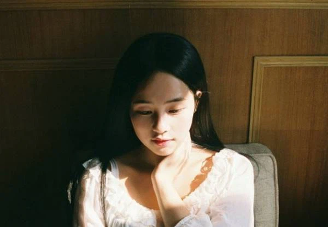 Vì một sơ suất nhỏ của vợ, chồng hất đổ mâm cơm mặc kệ người ngoài can gián khiến người phụ nữ đưa ra quyết định “vả mặt” - Ảnh 2.