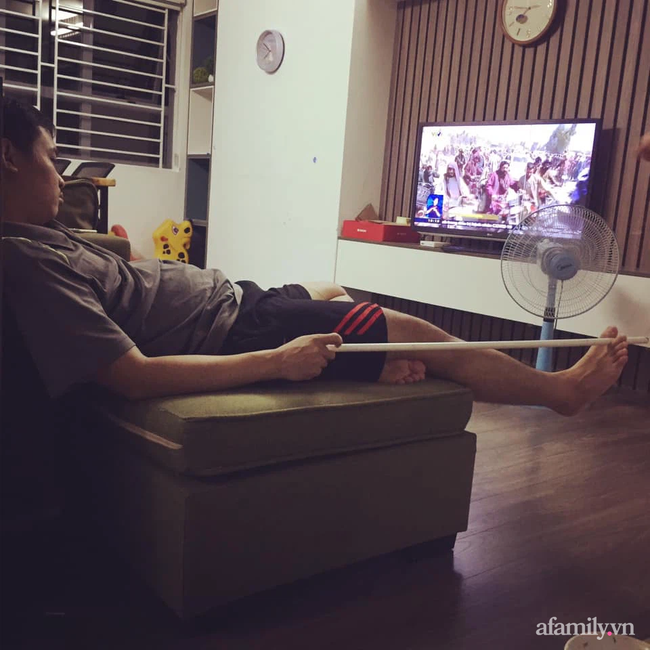 Bố trẻ trông con ăn như “trưởng ban giám sát”, dân tình chỉ còn nước cười góp đồng cảm vì cảnh nhà mình cũng chả kém là bao - Ảnh 4. Bố trẻ trông con ăn như “trưởng ban giám sát”, dân tình chỉ còn nước cười góp đồng cảm vì cảnh nhà mình cũng chả kém là bao - Ảnh 4.