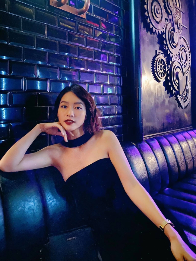 Khả Ngân tự định trang toàn bộ phong cách, khẳng định tư duy thời trang rất gì và này nọ trong “11 tháng 5 ngày” - Ảnh 3. Khả Ngân tự định trang toàn bộ phong cách, khẳng định tư duy thời trang rất gì và này nọ trong “11 tháng 5 ngày” - Ảnh 3.