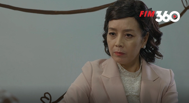 Mặt nạ hạnh phúc: Bị bà Trang dùng dì ruột uy hiếp, Hân chấp nhận chịu thua dứt áo ra đi - Ảnh 1.