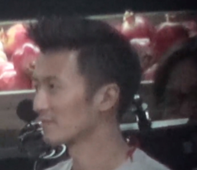 Tạ Đình Phong xuất hiện trong hình do người qua đường chụp, ngoại hình ở tuổi 41 đầy bất ngờ
