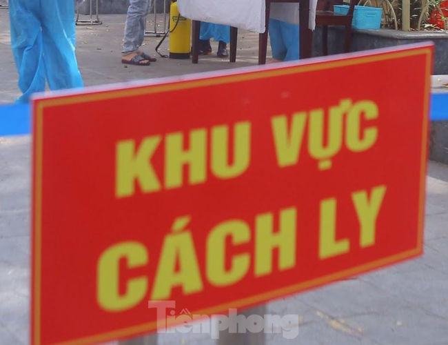 Hà Nội: Tìm người nhận sách giáo khoa ở Trường Tiểu học Đặng Trần Côn sau khi bảo vệ là F0 - Ảnh 1.