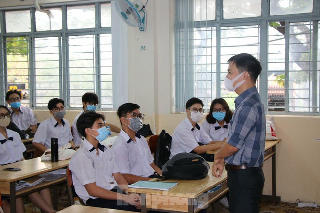 Ngày mai, 600.000 học sinh trung học TPHCM bước vào năm học mới như thế nào? - Ảnh 1. Ngày mai, 600.000 học sinh trung học TPHCM bước vào năm học mới như thế nào? - Ảnh 1.